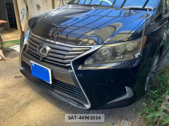 Lexus HS 2010-04 8354838-0