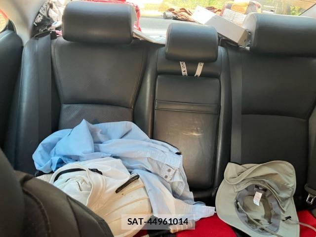 Lexus HS 2010-04 8354838-16