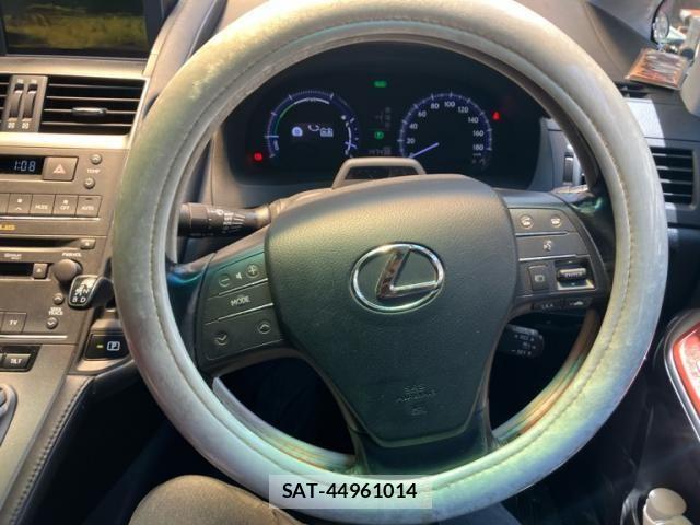 Lexus HS 2010-04 8354838-20