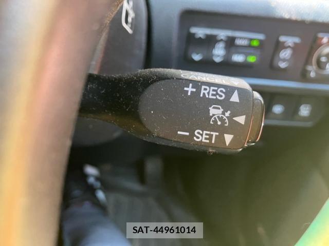Lexus HS 2010-04 8354838-21