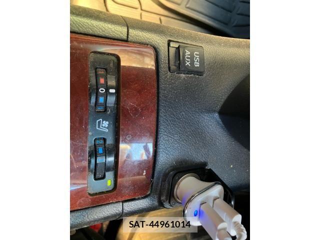 Lexus HS 2010-04 8354838-25