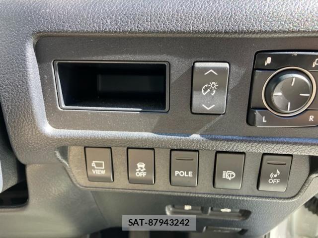 Lexus HS 2011-11 8354839-13