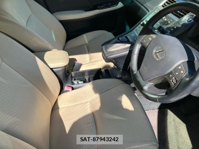 Lexus HS 2011-11 8354839-14