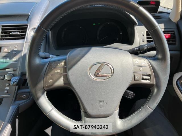 Lexus HS 2011-11 8354839-18