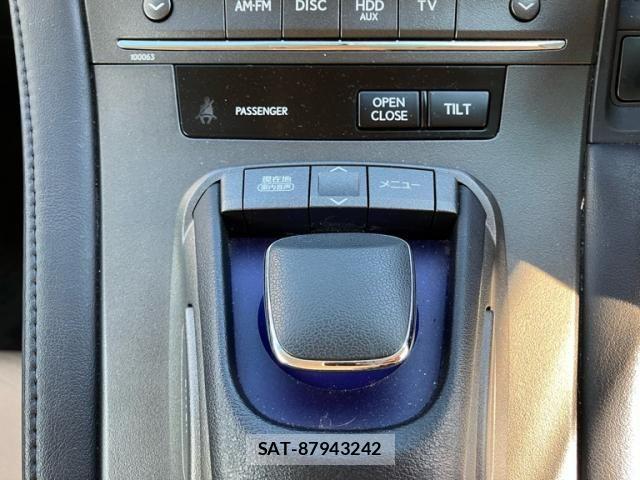 Lexus HS 2011-11 8354839-19