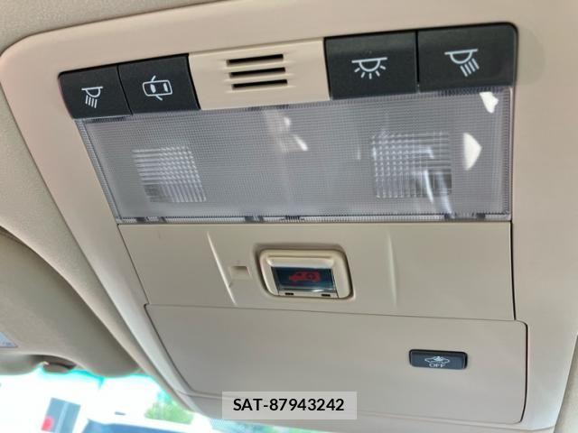 Lexus HS 2011-11 8354839-21