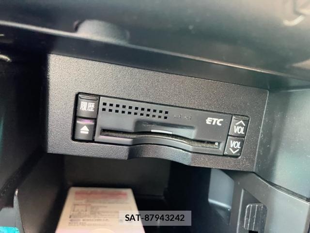 Lexus HS 2011-11 8354839-22