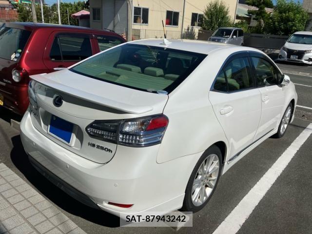 Lexus HS 2011-11 8354839-5
