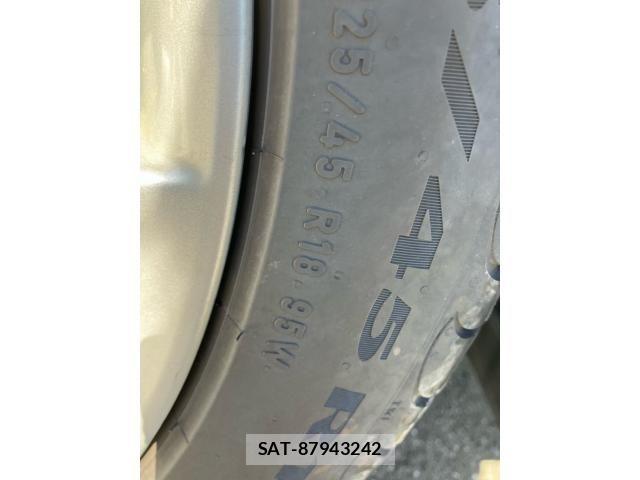 Lexus HS 2011-11 8354839-7