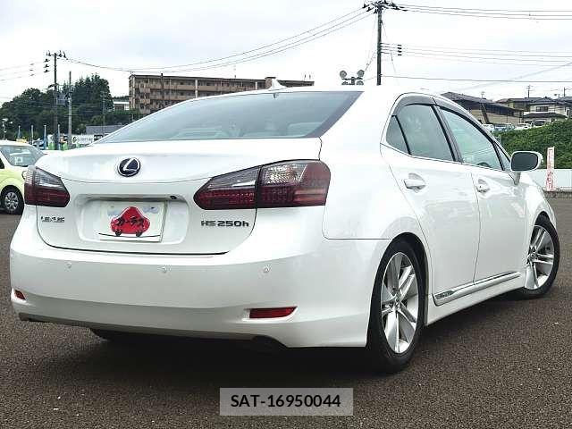 Lexus HS 2009-12 8366710-2