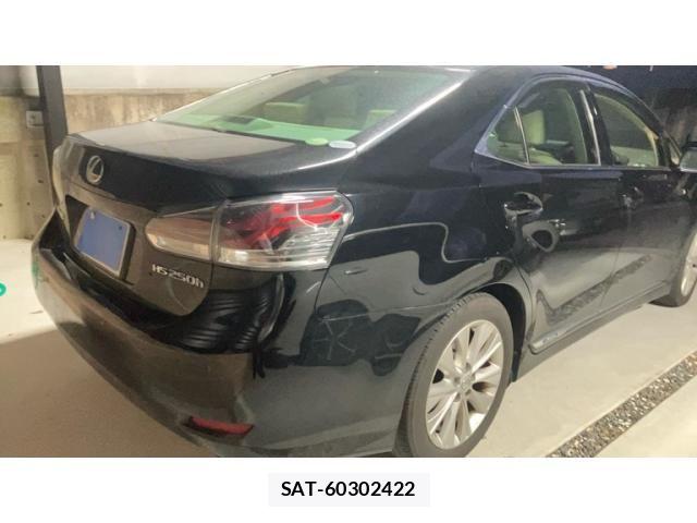 Lexus HS 2013-02 8371799-1