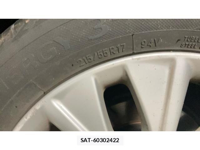 Lexus HS 2013-02 8371799-6