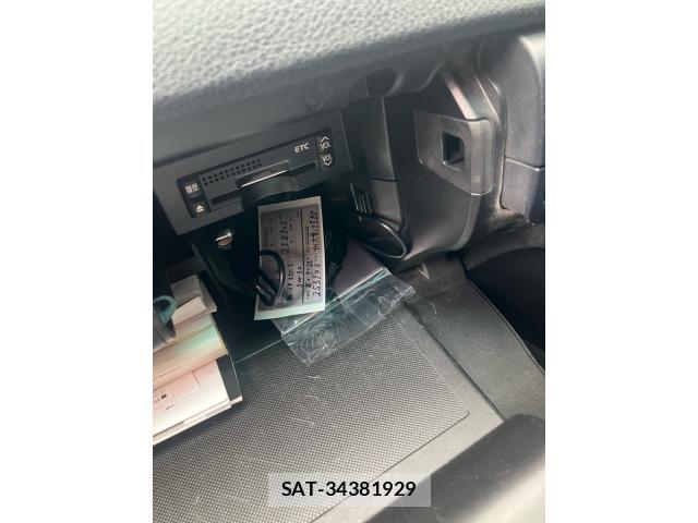 Lexus HS 2009-11 8485633-16