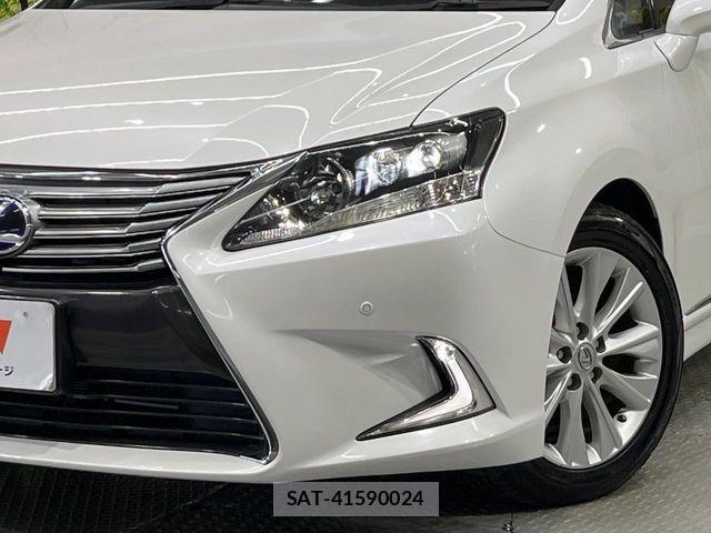 Lexus HS 2013-05 8525493-11