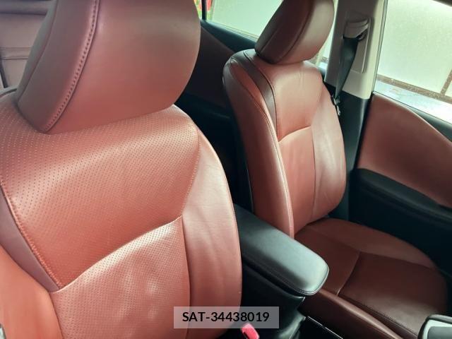 Lexus HS 2013-06 8562423-13