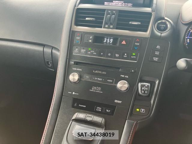 Lexus HS 2013-06 8562423-15