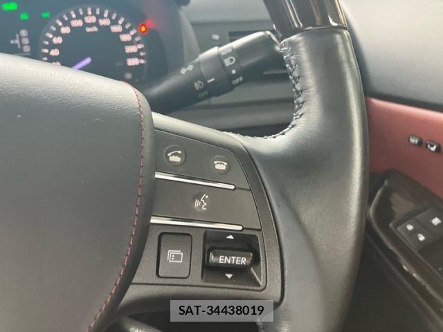 Lexus HS 2013-06 8562423-17