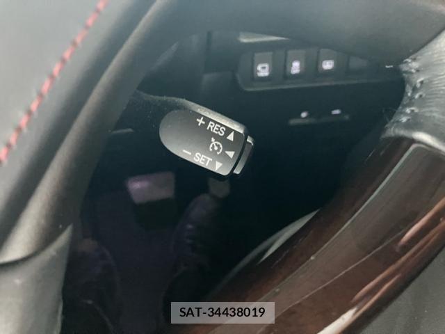 Lexus HS 2013-06 8562423-18