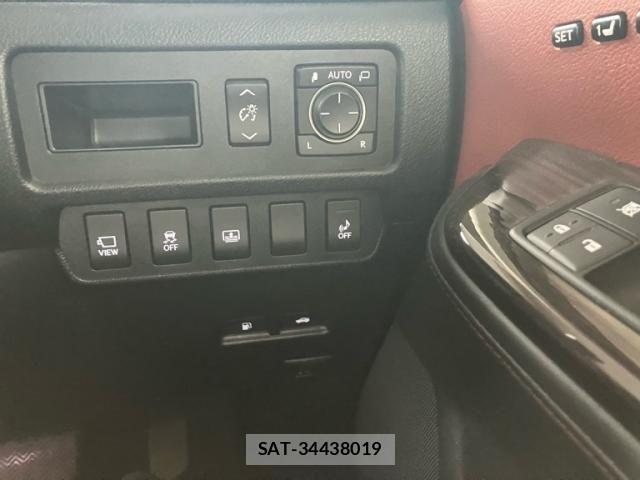 Lexus HS 2013-06 8562423-19