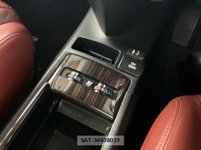 Lexus HS 2013-06 8562423-23