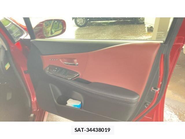 Lexus HS 2013-06 8562423-28