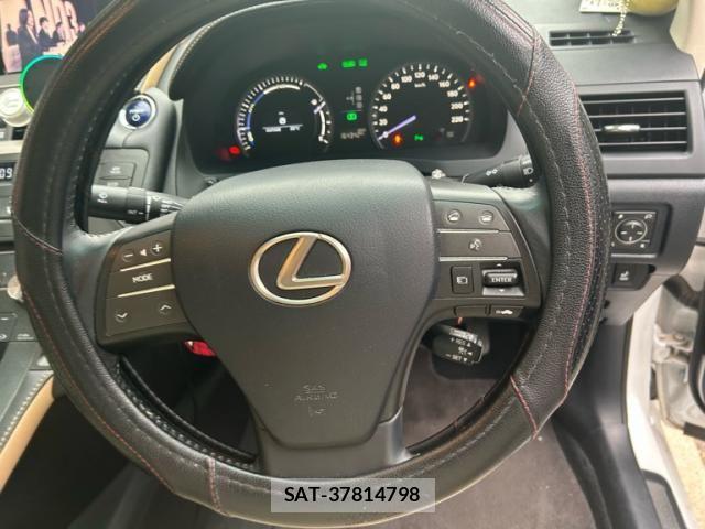 Lexus HS 2016-05 8627462-16