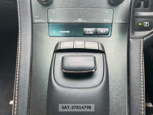 Lexus HS 2016-05 8627462-21