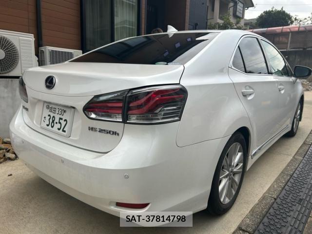 Lexus HS 2016-05 8627462-6
