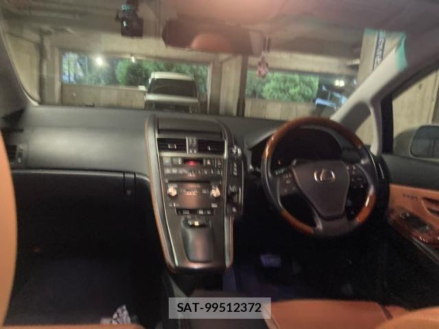Lexus HS 2013-07 8685837-12