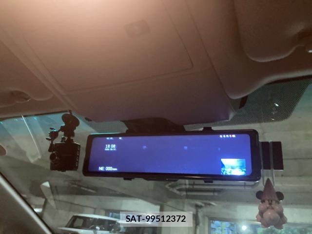 Lexus HS 2013-07 8685837-23