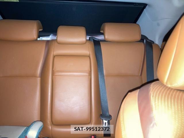 Lexus HS 2013-07 8685837-25