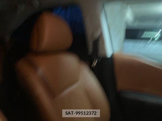 Lexus HS 2013-07 8685837-26