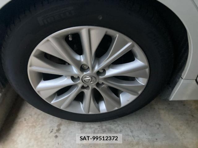 Lexus HS 2013-07 8685837-7