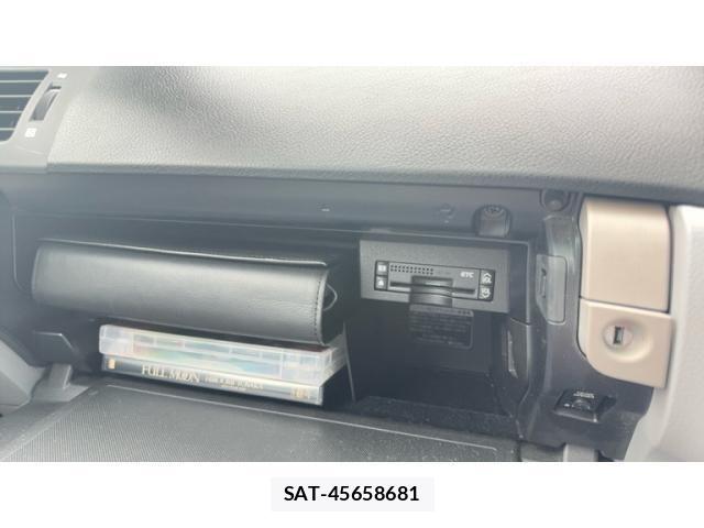 Lexus HS 2009-08 8743392-14