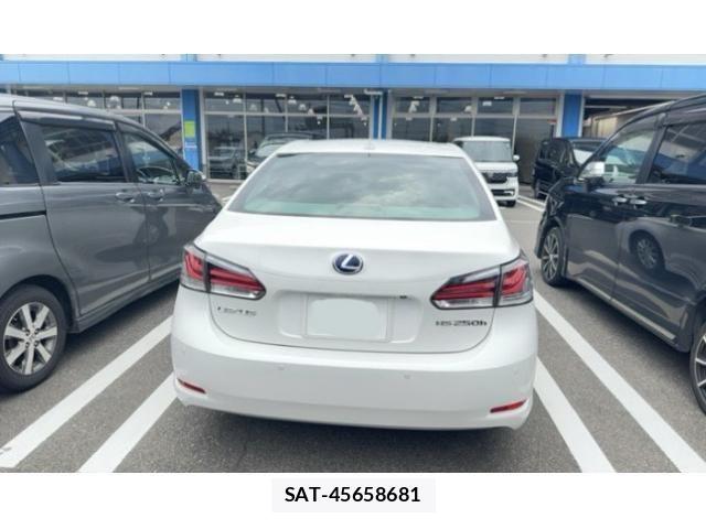 Lexus HS 2009-08 8743392-1