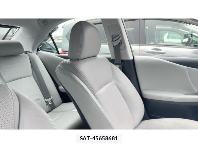 Lexus HS 2009-08 8743392-18