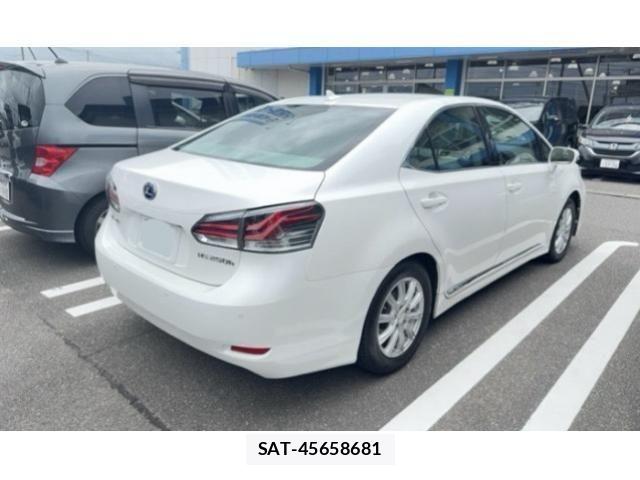 Lexus HS 2009-08 8743392-3