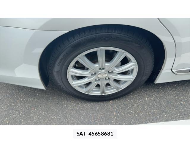 Lexus HS 2009-08 8743392-5