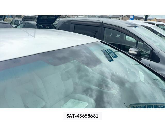 Lexus HS 2009-08 8743392-7