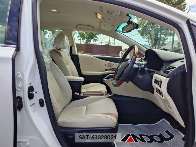 Lexus HS 2013-06 8743389-9