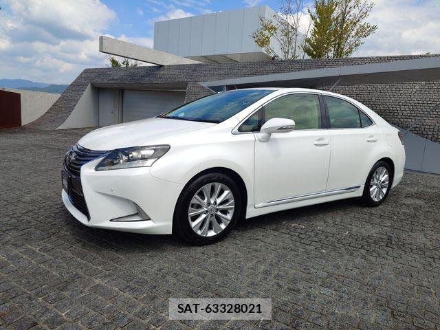 Lexus HS 2013-06 8743389-1
