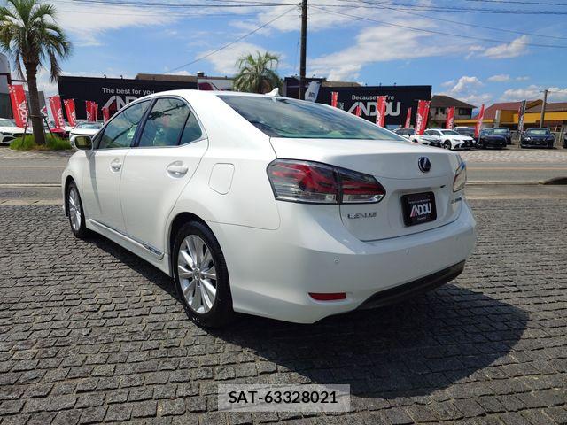 Lexus HS 2013-06 8743389-2