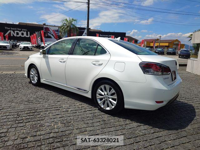 Lexus HS 2013-06 8743389-3