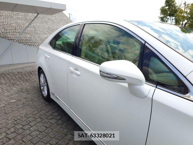 Lexus HS 2013-06 8743389-4