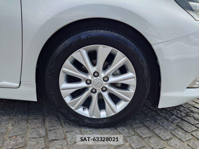 Lexus HS 2013-06 8743389-7