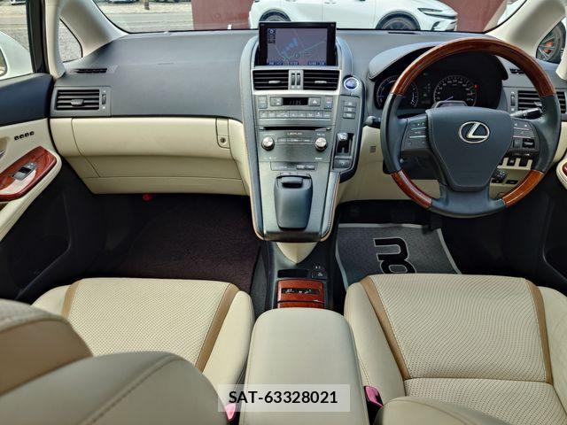 Lexus HS 2013-06 8743389-8