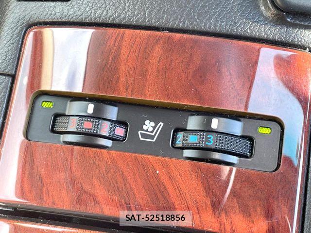 Lexus HS 2010-08 8743390-4