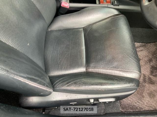 Lexus HS 2012-05 8796458-12