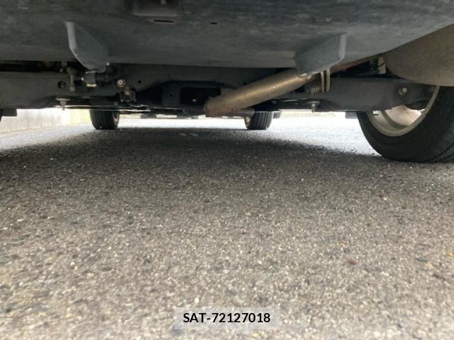 Lexus HS 2012-05 8796458-13