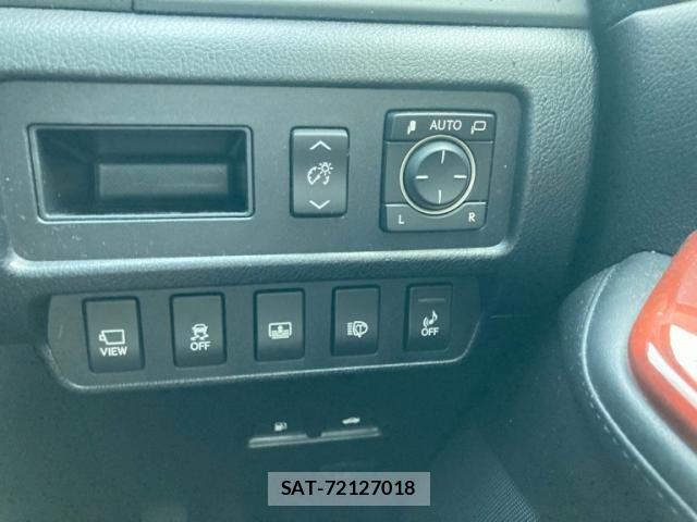 Lexus HS 2012-05 8796458-17